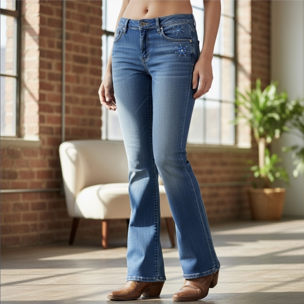 7 For All Mankind ✦ Flare Jeans ✦ “Great Wall of China” Rhinestone Collector 29